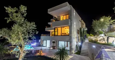 Villa 5 chambres avec parkovka parking, avec Meublesd, avec Vue sur la mer dans Đenovići, Monténégro