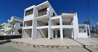 Магазин 82 м² в Ларнака, Кипр