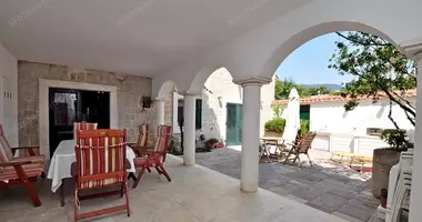 Villa 5 bedrooms with Sea view, with Garage in Soul Buoy, All countries