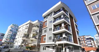 Penthouse 4 chambres avec Balcon, avec Climatiseur, avec parkovka dans Muratpasa, Turquie