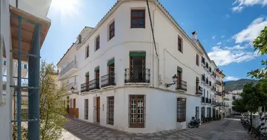 7 bedroom house in Tolox, Spain