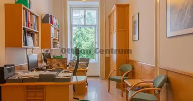 Commercial property 1 521 m² in Budapest, Hungary