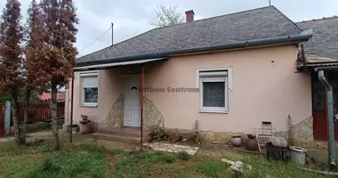 Haus 3 Zimmer in Nyirlugos, Ungarn