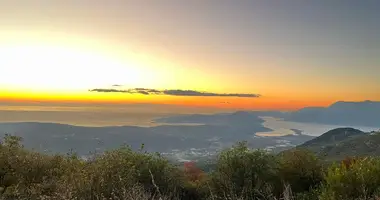 Grundstück in Njegusi, Montenegro