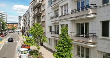 Mieszkanie 2 pokoi w Warszawa, Polska