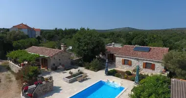 Villa 4 bedrooms in All countries