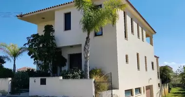 5 bedroom house in Aradhippou, Cyprus