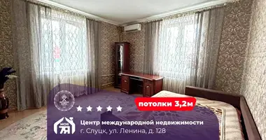 Apartamento 3 habitaciones en Slutsk, Bielorrusia