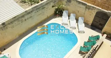 5 bedroom house in Għarb, Malta