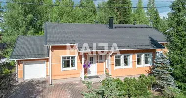 4 bedroom house in Maentsaelae, Finland