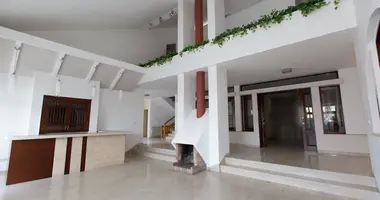 4 bedroom house in Nicosia, Cyprus