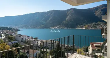 Apartamento 5 habitaciones en Dobrota, Montenegro