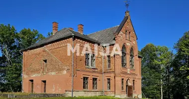 Villa 10 zimmer mit Reparaturbedürftig, mit Waldblick in Cirsti, Lettland