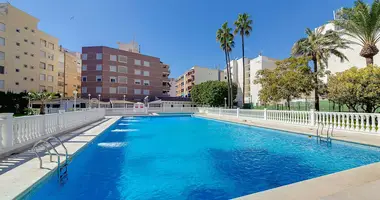 Mieszkanie 3 pokoi w Torrevieja, Hiszpania