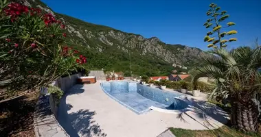 4 bedroom house in Dobrota, Montenegro