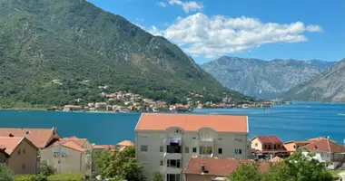 Apartamento 2 habitaciones en Dobrota, Montenegro