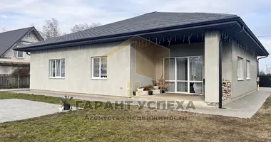 Haus in cerninski sielski Saviet, Weißrussland