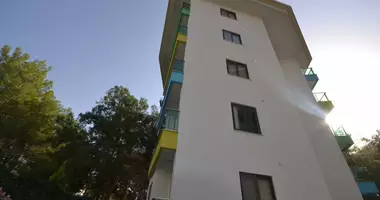 Apartamento 1 habitacion con balcón, con airea acondicionado, con estacionamiento en Incekum, Turquía