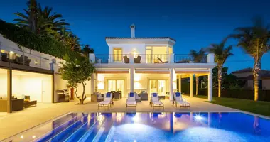 6 bedroom house in Artola, Spain