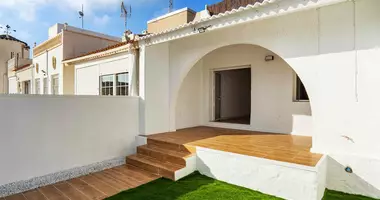 Townhouse 2 bedrooms with by the sea in Orihuela, Spain