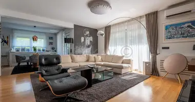 Villa 4 rooms in Zagreb, Croatia