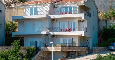 4 bedroom house in Katun Rezevici, Montenegro