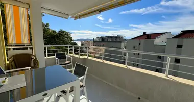 Apartamento 4 habitaciones en Montenegro