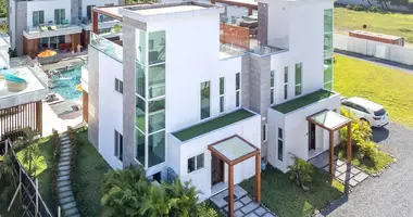 Condo in West Bay, Honduras