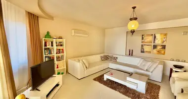 Квартира 4 комнаты в Мезитли, Турция