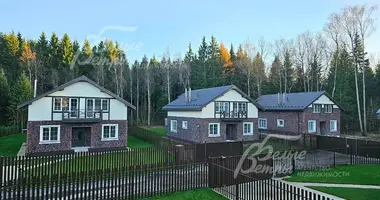 6 room house in poselenie Schapovskoe, Russia