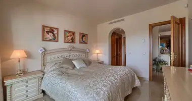 3 bedroom apartment in Benahavis, Spain