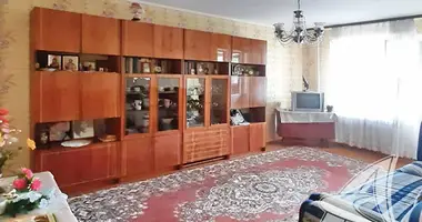 Apartamento 3 habitaciones en Kobriny, Bielorrusia