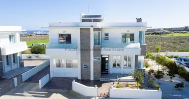 Villa 4 bedrooms in Kapparis, Cyprus