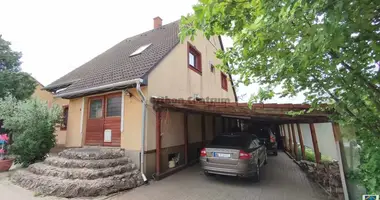Casa 4 habitaciones en Ajka, Hungría