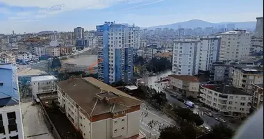 Mieszkanie 3 pokoi z balkon, z winda, z widok na góry w Uemraniye, Turcja