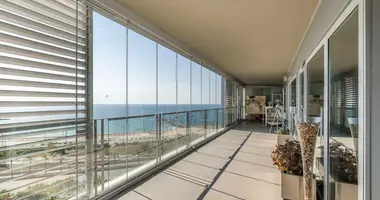 3 bedroom apartment in Barcelones, Spain