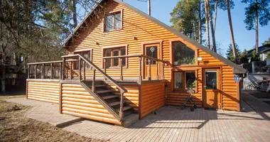Casa 4 habitaciones en Carnikavas novads, Letonia