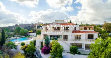 Haus 5 Schlafzimmer in Paphos, Zypern