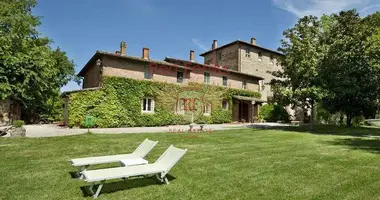 Villa 5 bedrooms in Siena, Italy