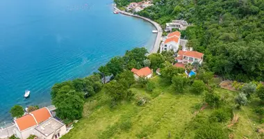 Grundstück in Stoliv, Montenegro