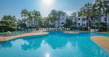 3 bedroom apartment in Estepona, Spain