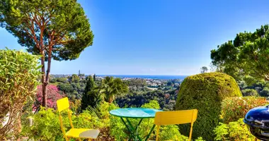 2 bedroom apartment in Benahavis, Spain