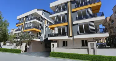 Penthouse 5 rooms with balcony, with air conditioning, with parking in Mediterranean Region, Turkey