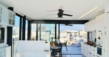 Penthouse 4 rooms in Tel-Aviv, Israel