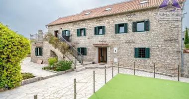 Villa  mit Möbliert, mit Kabelfernsehen, mit Wi-Fi in Radovici, Montenegro