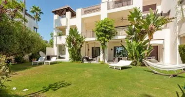 5 bedroom apartment in Estepona, Spain