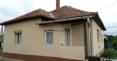 2 room house in Poroszlo, Hungary