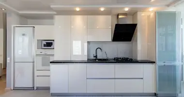 Apartamento 3 habitaciones en Minsk, Bielorrusia