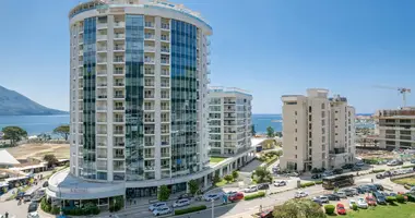 Apartamento 4 habitaciones en Montenegro