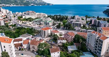 2 bedroom apartment in Becici, Montenegro